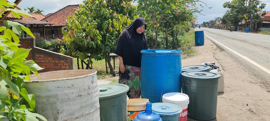 Warga-Muaro-Jambi-krisis-air-bersih.jpg