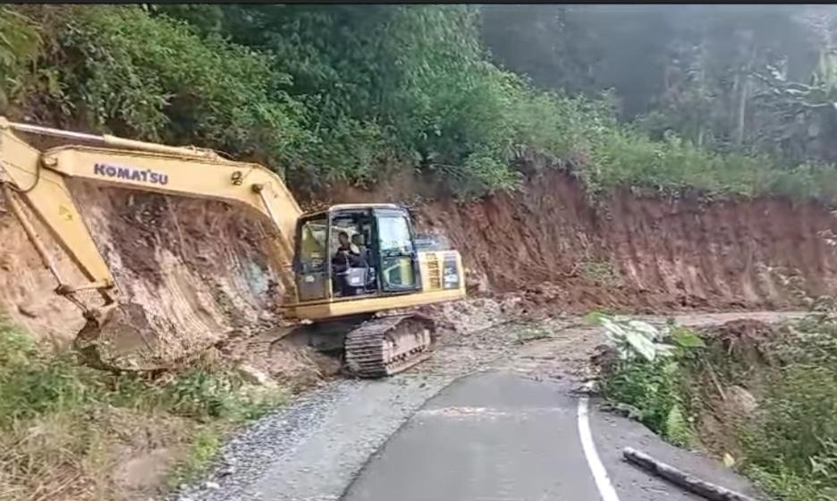 Warga Pungut Hilir dan Pungut Tengah Kerinci Jambi Sambut Gembira Perbaikan Jalan