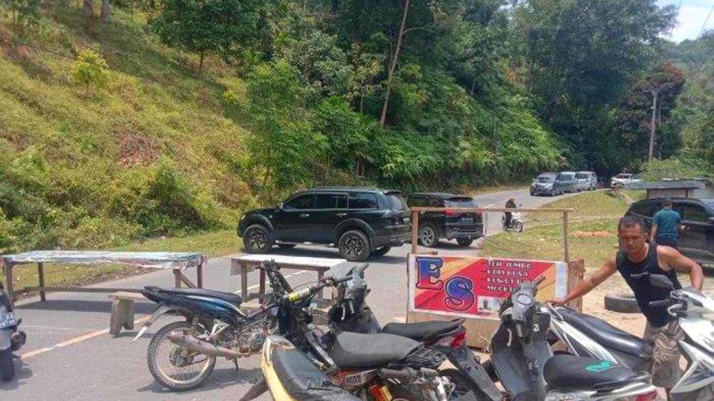 Kronologi Warga Blokade Jalan Kerinci-Bangko sehingga Arus Lalu Lintas Macet Total