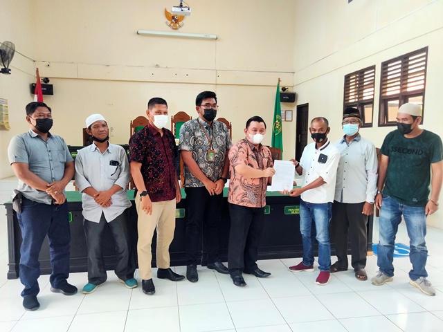 Diklaim Portal Lahannya Sendiri, Warga Muarojambi Datangi Pengadilan Negeri Sengeti Minta Keadilan.