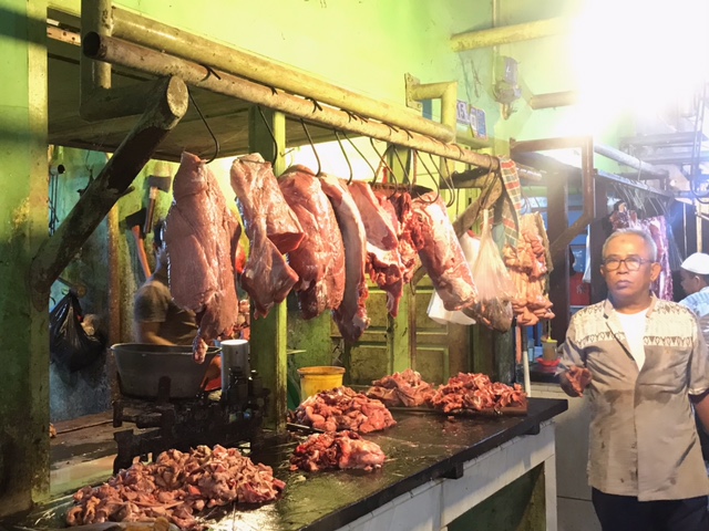 Jelang Ramadhan Pedagang di Pasar Angso Duo Prediksi Daging Sapi Bakal Naik