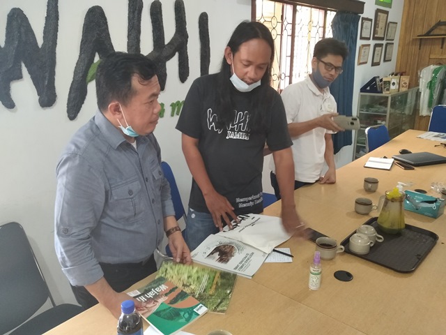 Cagub Disentil Soal PETI, Al Haris Sambangi Walhi Jambi, Ini Kata Cagub 03 Soal Lingkungan