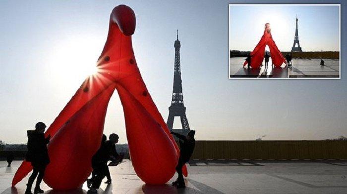 SIMBOL Organ Intim Wanita Raksasa Dipasang di Menara Eiffel Paris, Wanita Prancis Gelar Unjuk Rasa