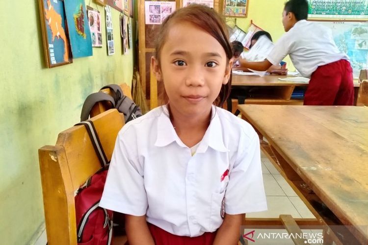 Menang Lomba Maraton 21 KM, Gadis Cilik Asal Poso Menangis,