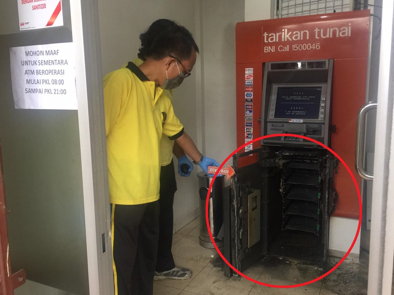 atm-di-lingkar-selatan-dibobol2.jpg