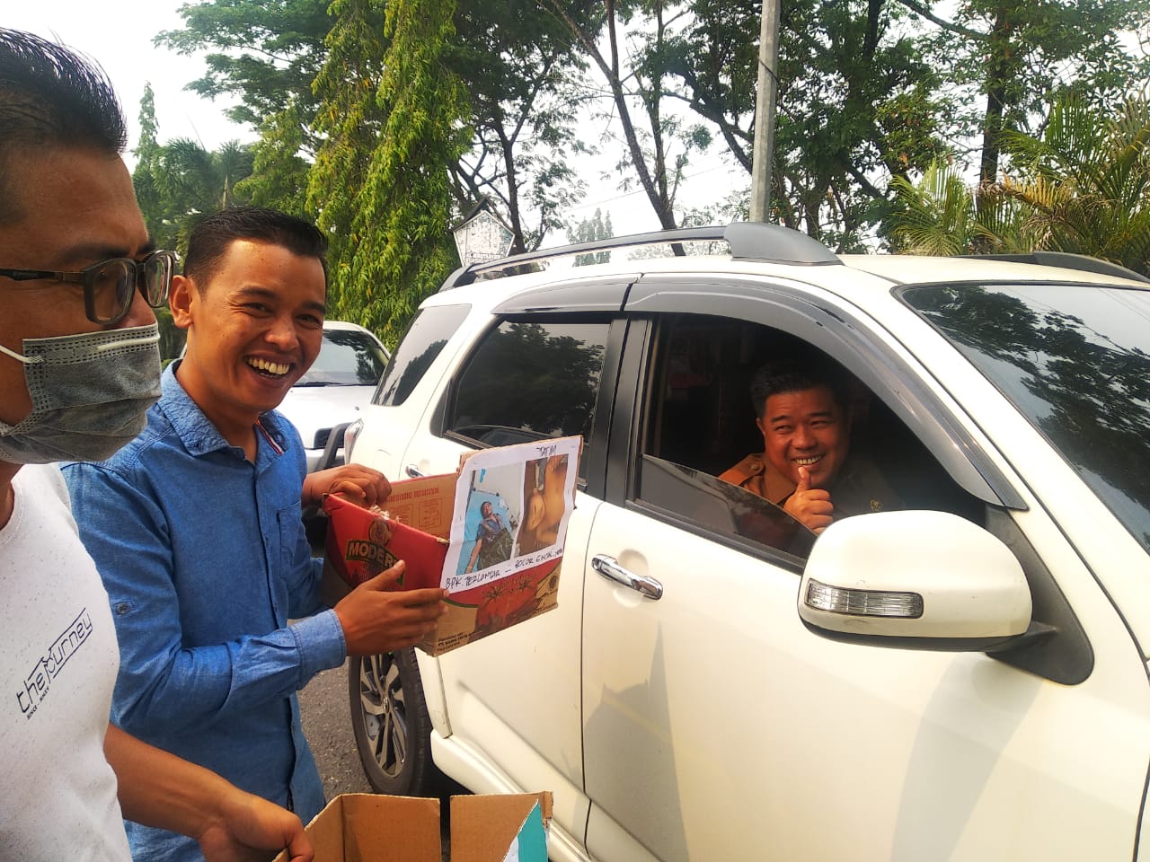 Bantu Warga yang Sakit yang tak Ada Biaya, Wartawan di Merangin Turun ke Jalan Galang Dana