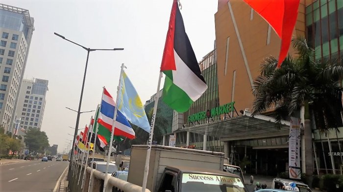 Kata Polisi Soal Separator Jalan yang Dicat Warna-warni oleh Anies-Sandi