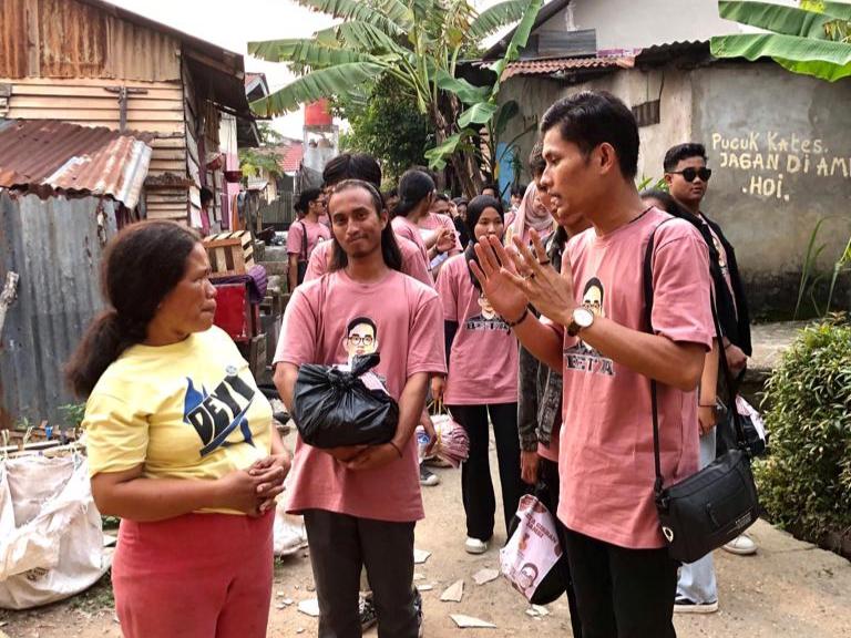 Disebut Layak Maju Cawapres 2024, Milenial Jambi Deklarasi Beta Gibran Sembari Berbagi Sembako