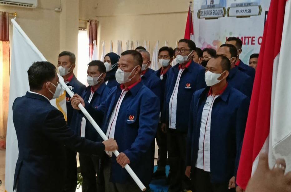 budi-setiawan-resmi-lantik-kepengurusan-koni-tanjabbar.jpg