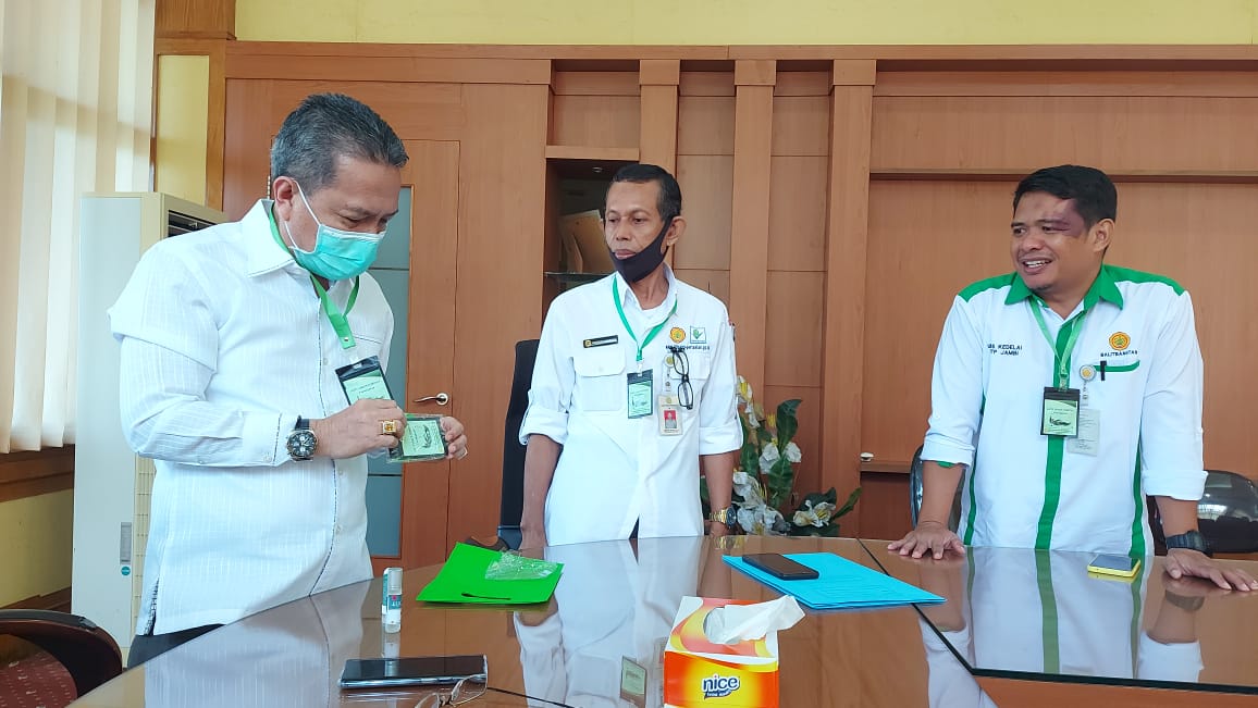 Bupati Syahirsah Apresiasi Atas Penemuan Kalung Aromaterapi Pencegah Virus Corona dari Kementan