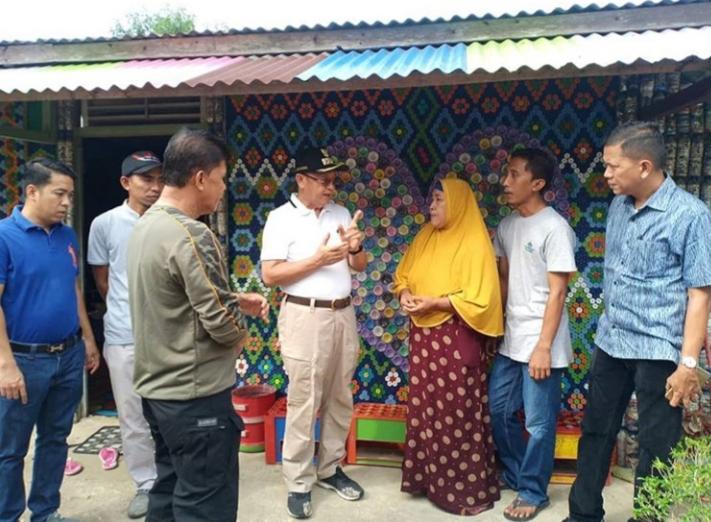 Bupati Cek Endra Minta Pemilik Toko di Pinggir Jalan Sarolangun, Mengecat Ulang Toko