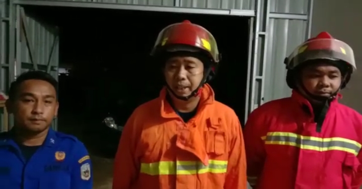 Damkar Sarolangun Imbauan Masyarakat Hati-hati Saat Musim Hujan, Ular Bisa Saja Masuk ke Rumah
