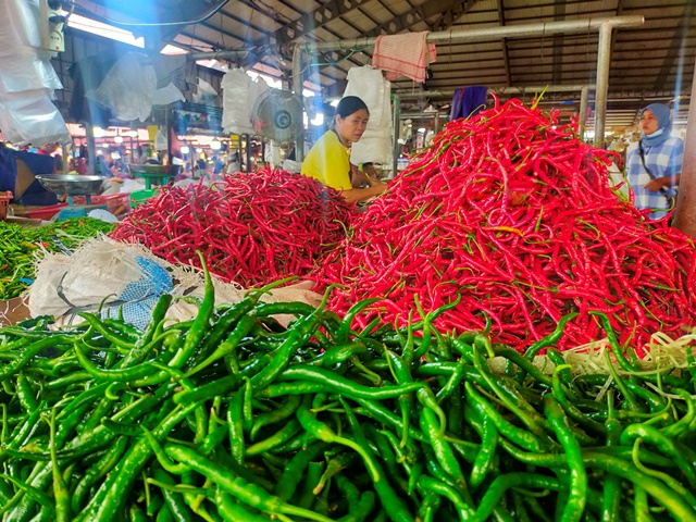 Harga Cabai Merah Mulai Turun, Sejak Kota Jambi Sudah Level 1 Pasar Angso Duo Mulai Ramai