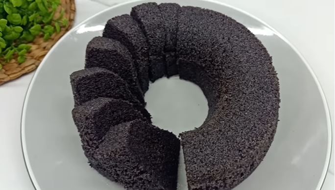 Resep Bolu Ketan Hitam Kukus, Ayak Tepung Agar Lembut dan Tidak Berpasir