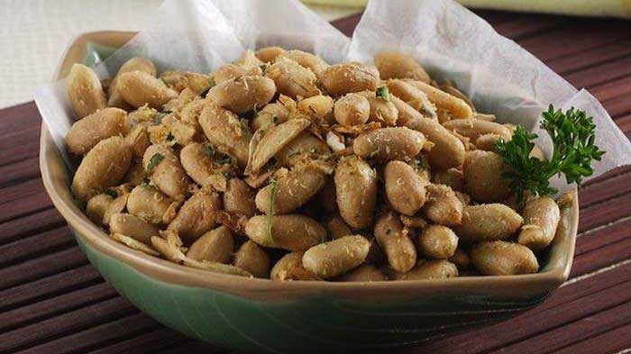 Cara Membuat Kacang Bawang Agar Gurih dan Beraroma, Rendam Kacang dalam Santan