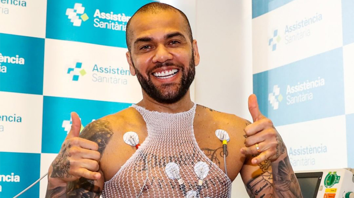 dani-alves-sudah-jalani-tes-medis-dan-siap-bergabung-kembali-dengan-barcelona.jpg