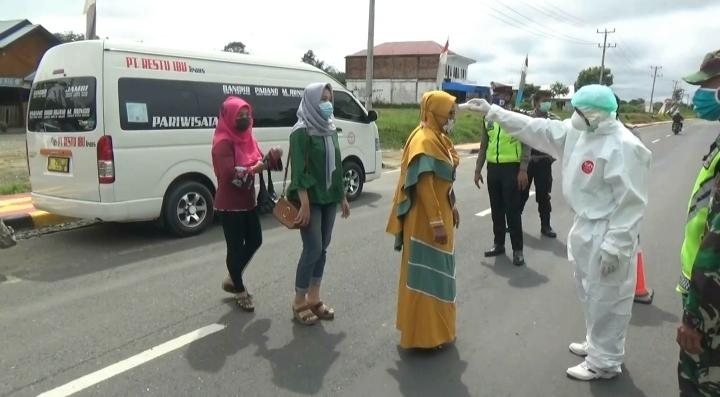 diminta-putar-balik-sopir-travel-jurusan-bungo-jambi-adu-mulut-dengan-petugas-di-jalan-lintas.jpg