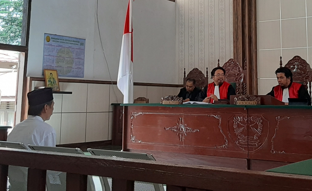 dituntut-13-tahun-ini-pembelaan-yang-disampaikan-terdakwa-pembunuhan-di-bungo-di-persidangan.jpg