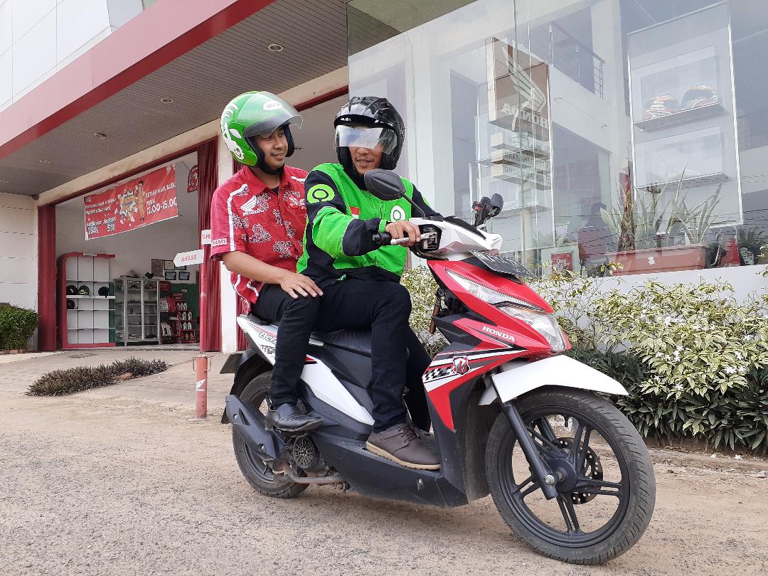 driver-go-jek-bisa-servis-hemat-hingga-60-persen-di-bengkel-resmi-honda.jpg