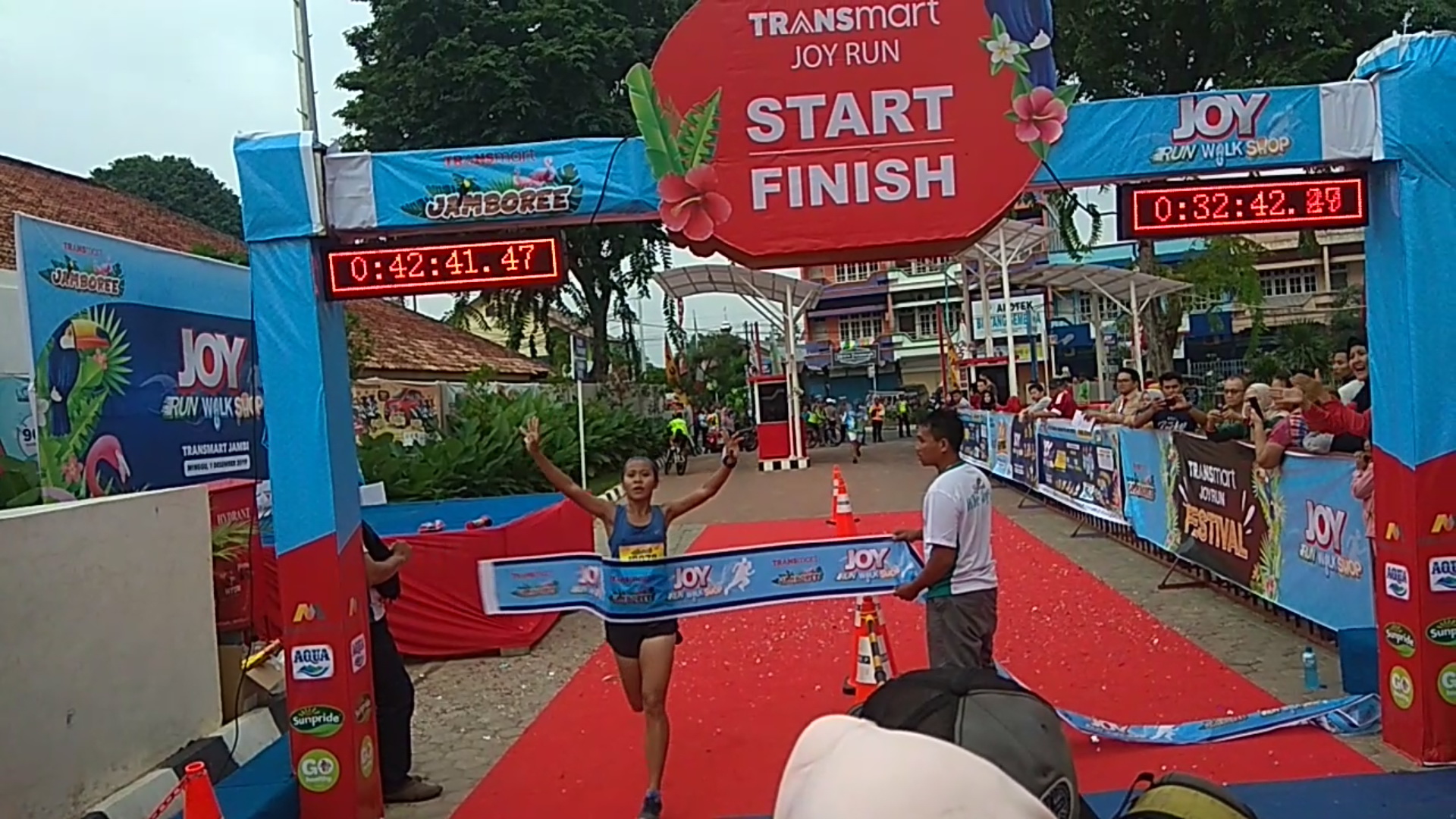 dukung-jambi-sebagai-kota-sehat-transmart-adakan-event-lari-bareng-pelanggan.jpg