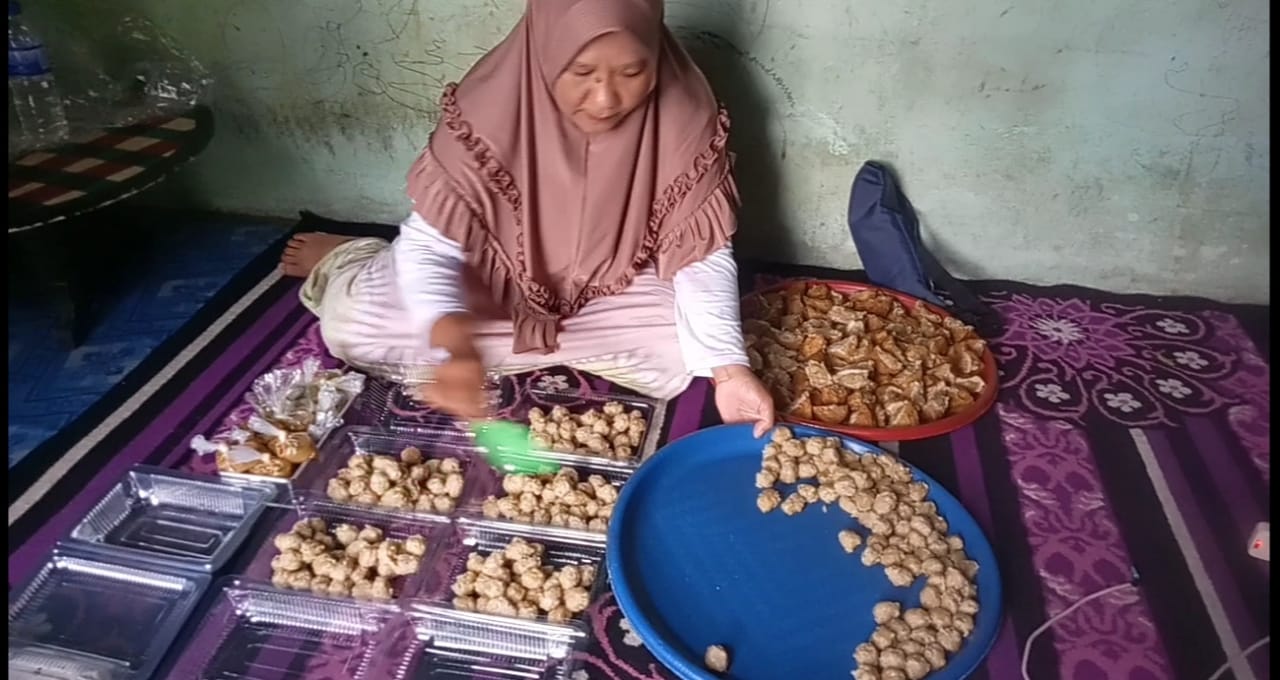 eka-tania-pemilik-umkm-bakso-adeca.jpg