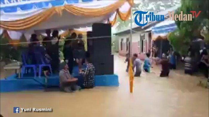 Video Pernikahan Kebanjiran, Tamu Berjoget Walau Basah Kuyup, Yang Pakai Kebaya Juga Asik Goyang