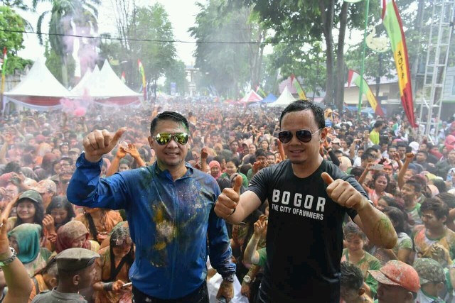FOTO: Spektakuler, Puluhan Ribu Orang Ikuti Maraton Tanah Pilih 10K dan Color Run