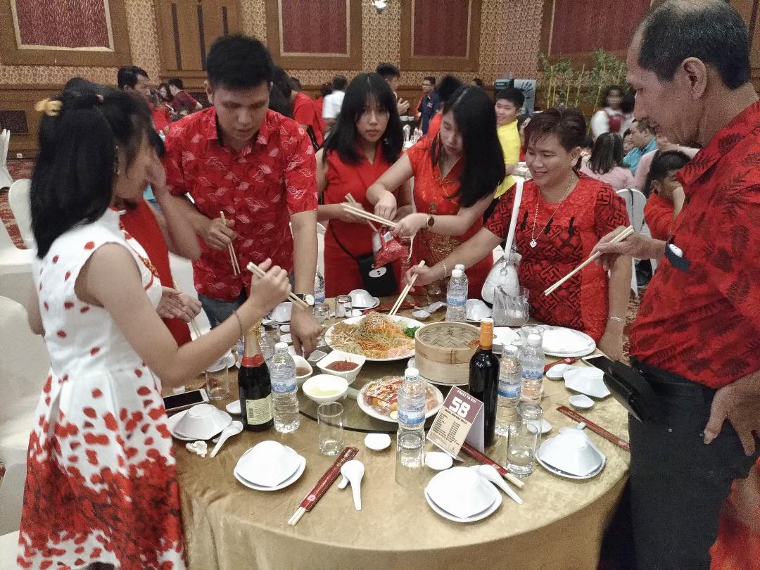 Sambut Tahun Baru Imlek 2570, Abadi Suite Hotel Gelar Gala Dinner