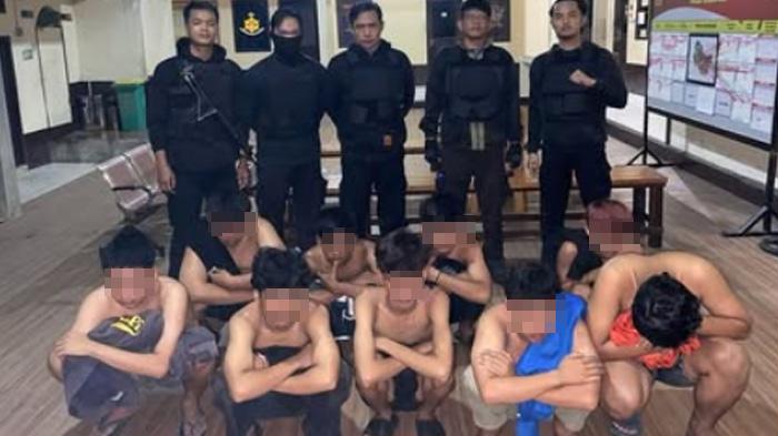 9 Remaja Diduga Geng Motor Ditangkap Polisi Viral, Warganet: Aura Beban Nampak Nian
