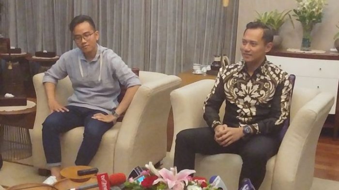 FOTO: Gaya Pakaian dan Komunikasi Putra Sulung Jokowi dan SBY yang Berbeda,