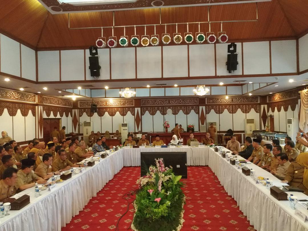 Berlangsung Tertutup, Rakor & Evaluasi Program Pemberantasan Korupsi KPK di Rumdis Gubernur Jambi