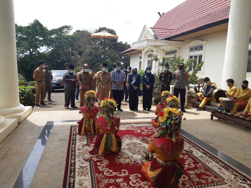 Berkunjung ke Tanjabtim, Gubernur Fachrori Pamit, Romi: Jambi Tak Lepas Campur Tangan Fachrori
