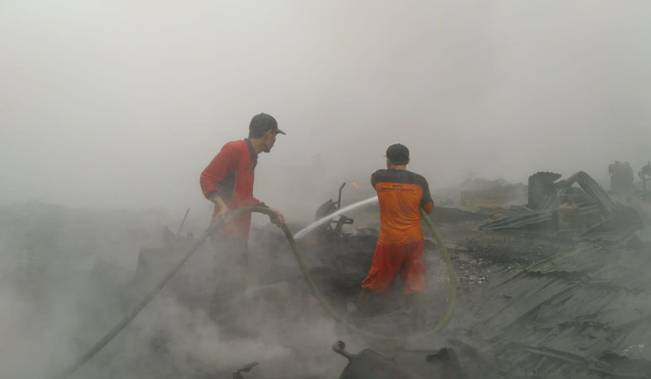 Gudang Barang Bekas di Sarolangun, Terbakar, Warga Sempat dengar Ledakan