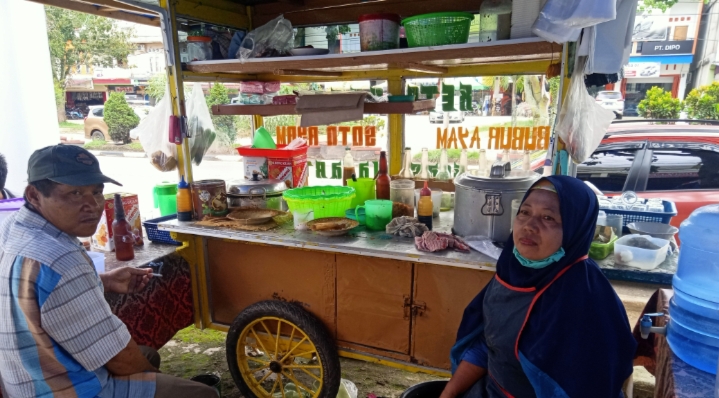 Gusniwati Penjual Ketoprak di Sarolangun Ini Terpaksa Pangkas Menu Karena Pandemi