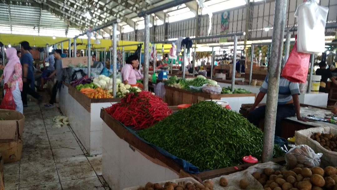 Harga Cabai Merah di Pasar Angso Duo, Turun Rp 2 Ribu, Sembako Lain Normal