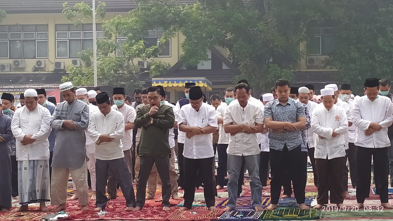 Keluarga Besar Universitas Jambi Salat Istisqa di Kampus Unja Mendalo