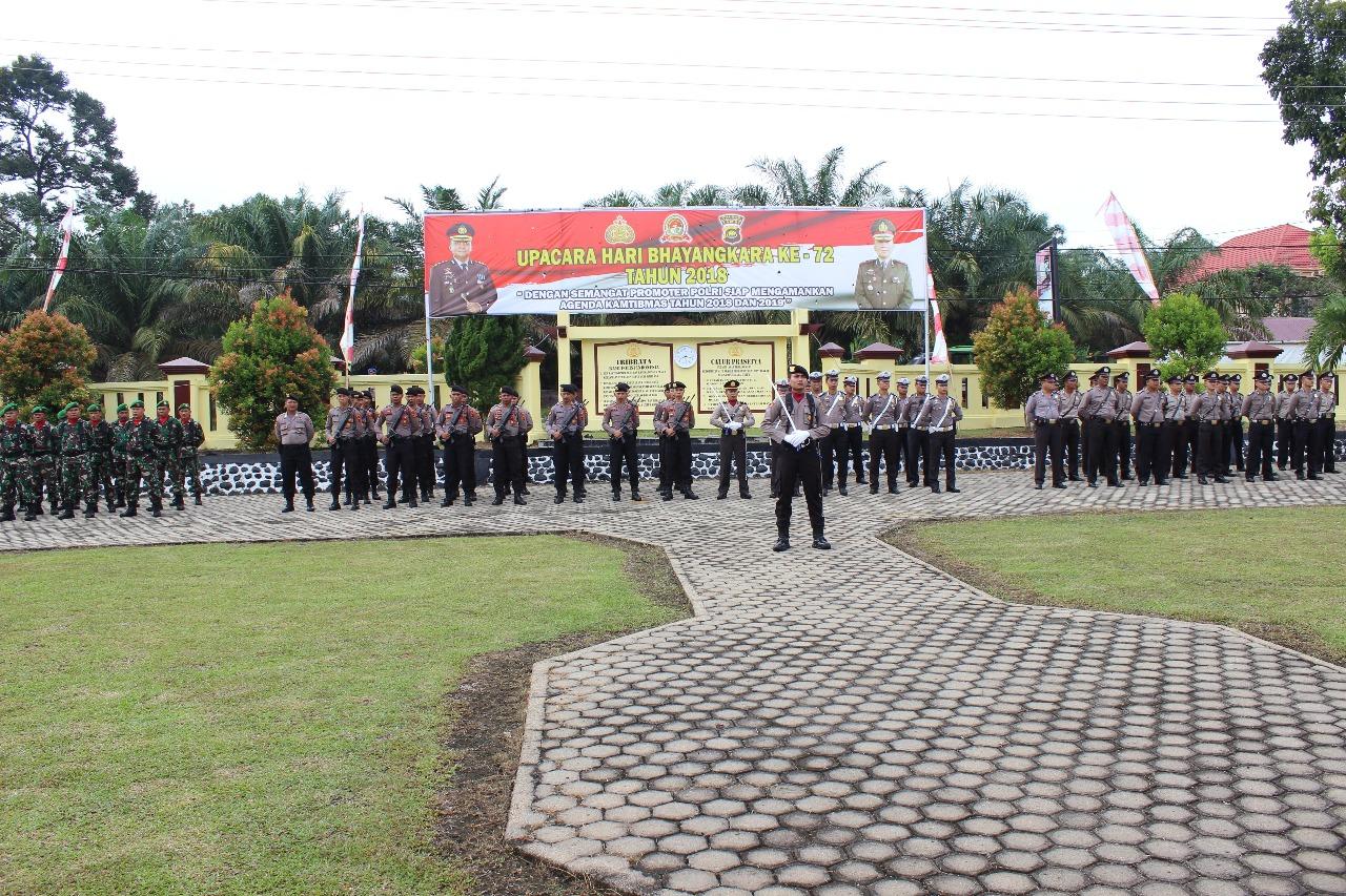 Bupati Cek Endra Pimpin Upacara HUT Bhayangkara ke-72 di Mapolres Sarolangun