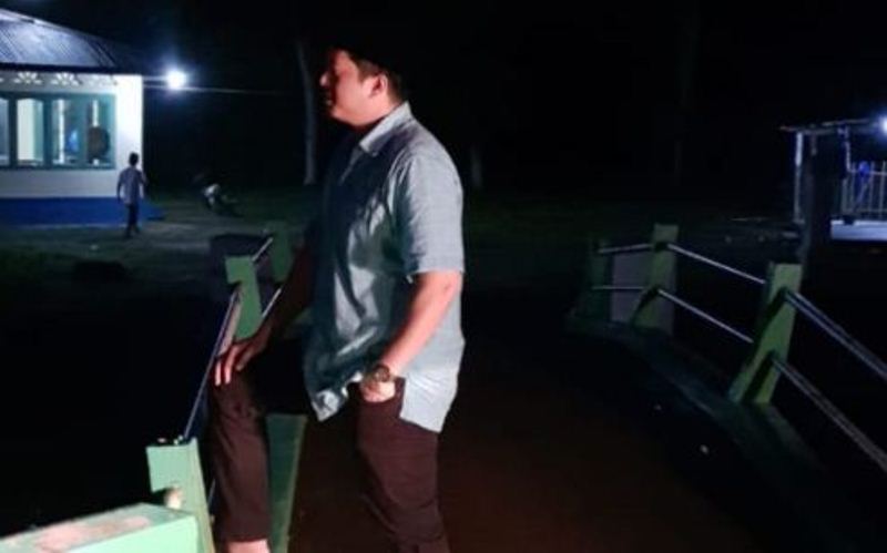 Reses di Kelurahan Rantau Rasau I, Ihsan Yunus Tinjau Jembatan Untuk Anak-anak Pergi Mengaji