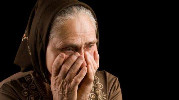 ilustrasi-nenek-menangis.jpg