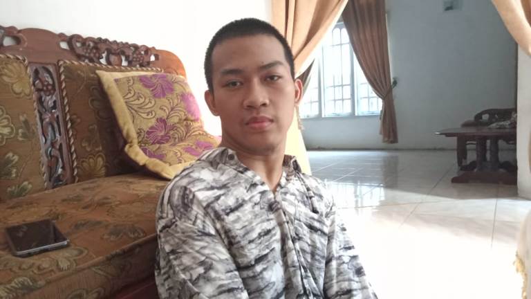 Keterbatasan Fisik Tidak Jadi Halangan Indra Ramadan Dalam Menulis dan Telah Terbitkan Dua Buku