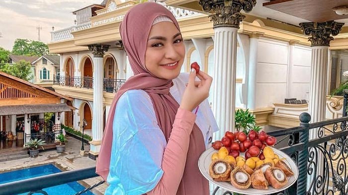 Nathalie Holscher Istri Sule Hamil Setelah Rutin 40 Hari Makan Kurma Muda dan Air Buah Zuriat