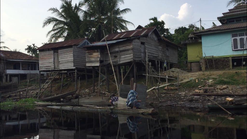 Pakai Pola Edukasi, Bupati Masnah Tanggapi Masyarakatnya yang Masih Pakai Jamban