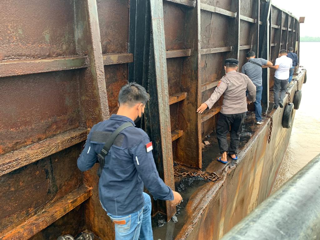 23 Hari Tak Pulang, Awiran ABK Kapal dari Jambi Jadi Jaminan Ganti Rugi Kerusakan Kapal