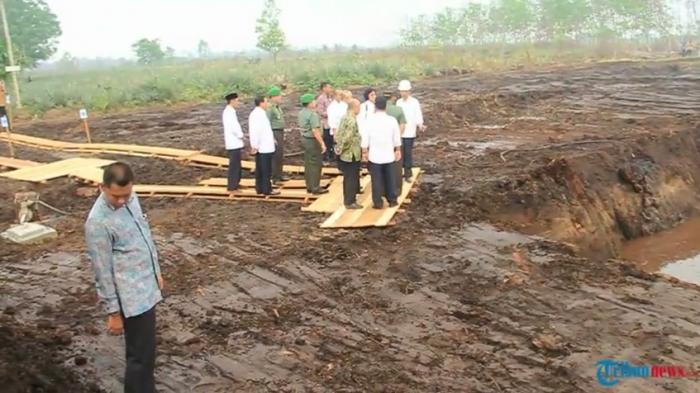 jokowi-riau-lagi_20151010_100429.jpg
