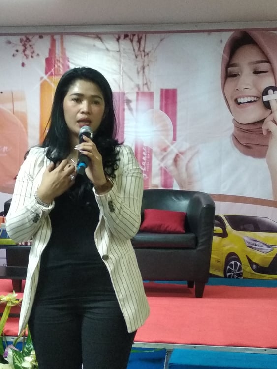 jualiana-lestari-yang-lebih-dikenal-dengan-liyakabiel.jpg