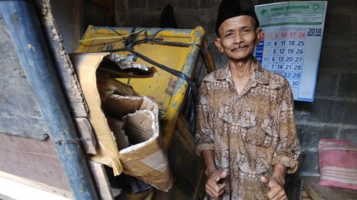 Pemulung Jujur! Kembalikan Uang Rp20 Juta yang Ditemukannya, Tapi Kisah Hidupnya Sangat Menyedihkan