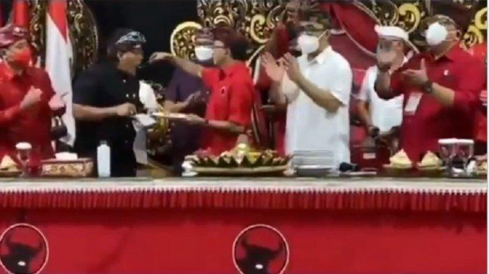 BUKAN Beri Contoh, Ketua PDIP Suap Tumpeng Pakai Sendok yang Sama, Langsung Dikaitkan Habib Rizieq