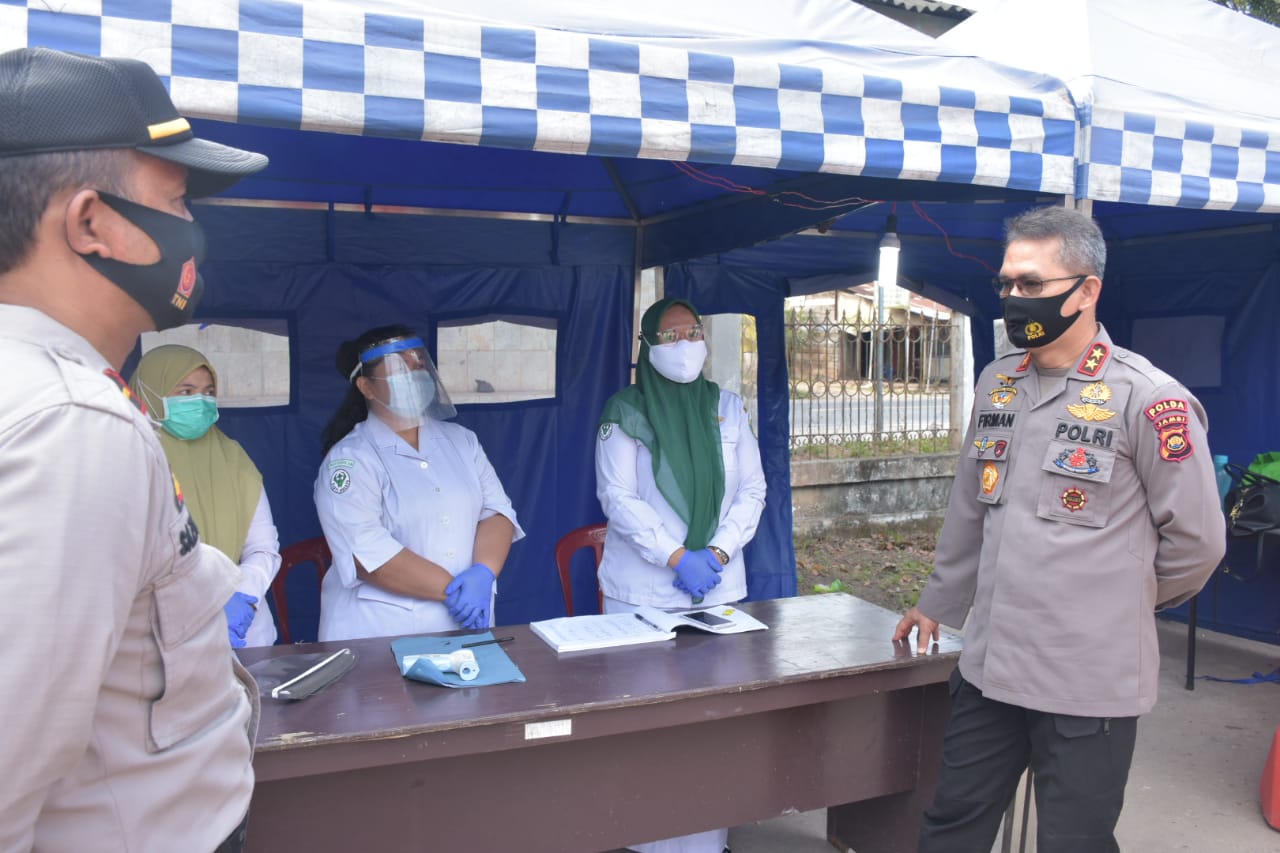 Kapolda Jambi Sidak dan Pengecekan Pos Penyekatan Covid 19 di Perbatasan Kota Jambi dan Muaro Jambi