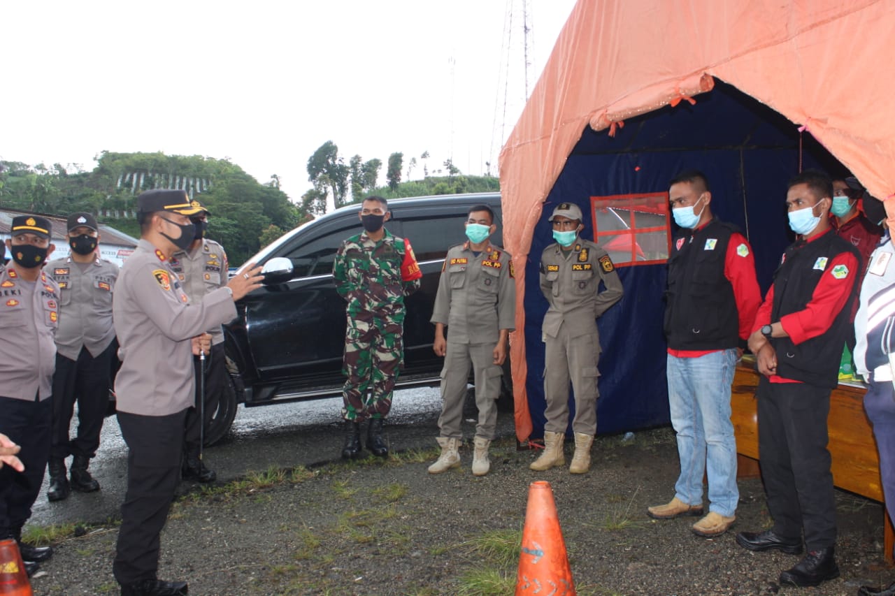 kapolres-kerinci-sambangi-posko-penyekatan-peniadaan-mudik-lebaran.jpg