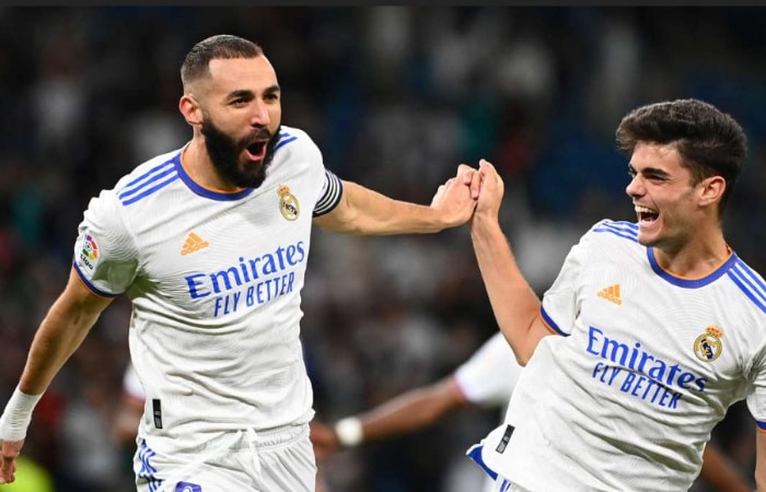karim-benzema-usai-mencetak-gol-ke-gawang-mallorca-beberapa-waktu-lalu.jpg